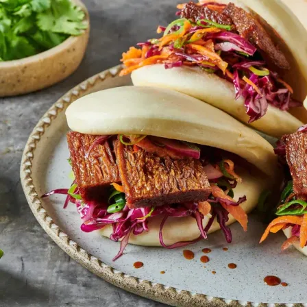Bao-Brötchen mit Teriyaki glasiertem Redefine Flank