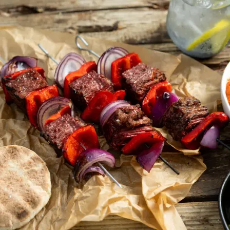 Redefine Flank Steak und Gemüse am Spieß