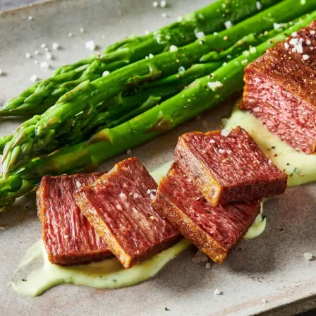 Redefine Flank Steak mit pflanzlicher Bearnaise