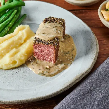 Redefine Flank Steak mit Pfeffersauce