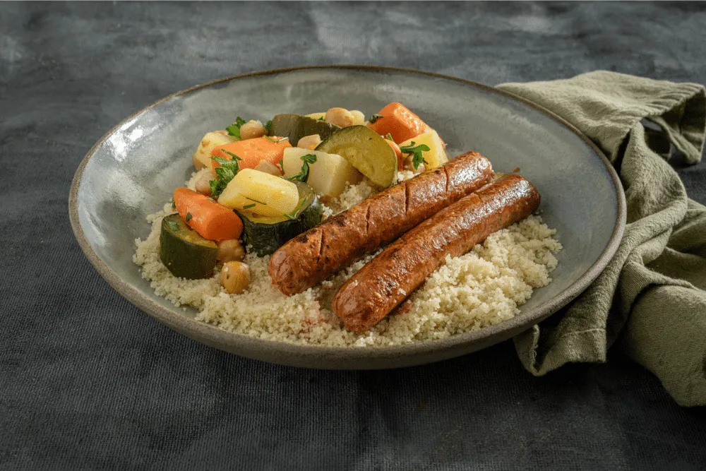 Redefine Merguez mit Couscous und Gemüse
