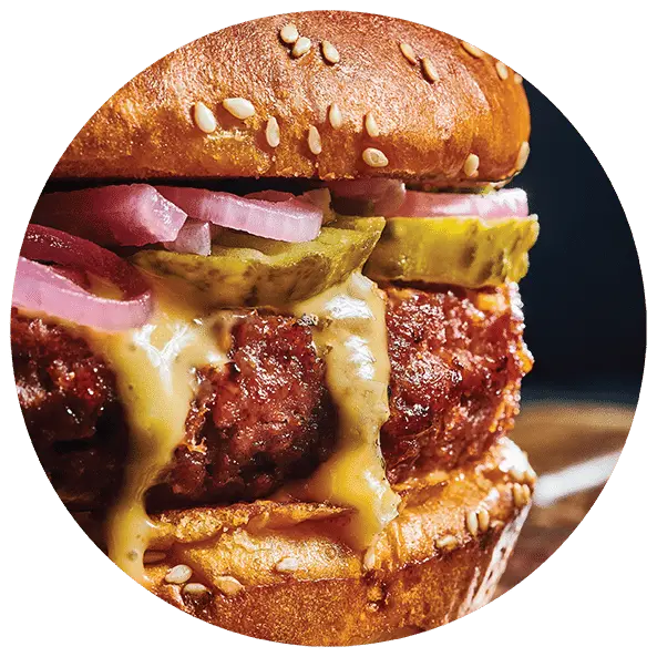 Burger met cheddar saus